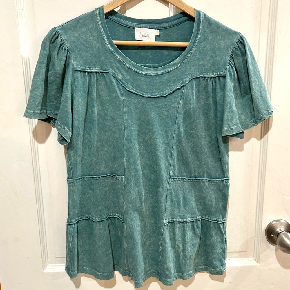 Anthropologie Deletta Sage Green Distressed Top Casual Relaxed Size XS